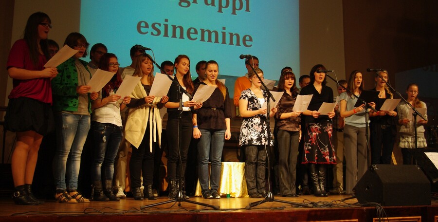 Noored m�tisklesid ise�ralike ligimeste �le (25.10.2011)
