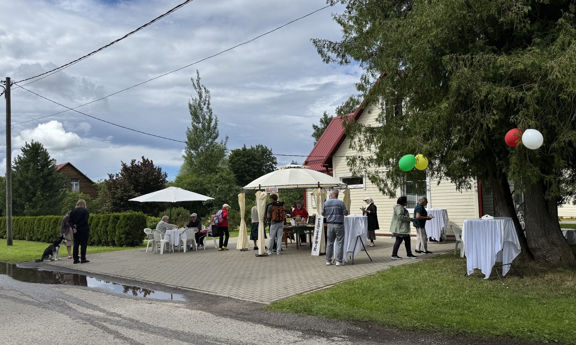 Türi kogudus osales linna 100. aastapäevale pühendatud aedlinnakohvikute päeval